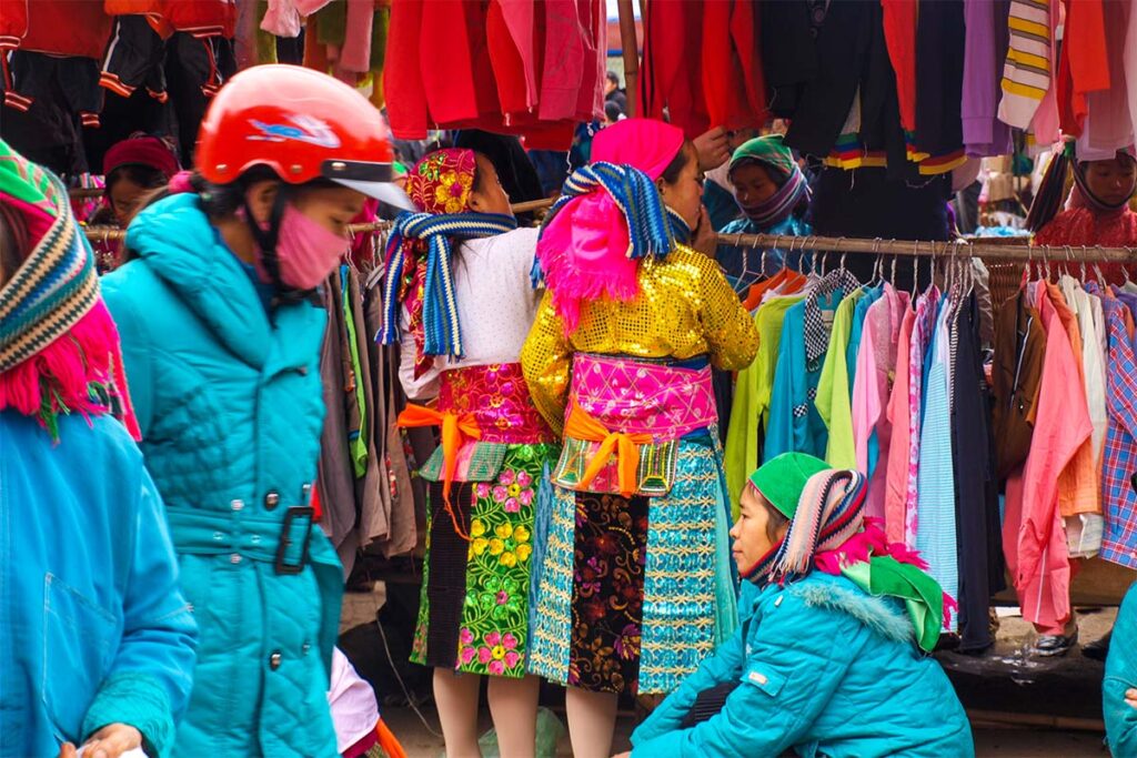 Quan Ba Market with ethnic minorities