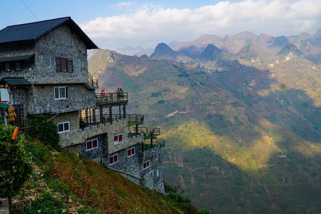 coffee shop viewpoint on the Ma Pu Leng Pass